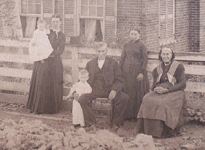 Joseph Fultz and wife, Dorothy Rinker, seated. Daughters, Sydney, with children, (William and Vernon) and Mary standing with parents.